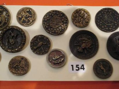 null 13 boutons historiés en métal vers 1880