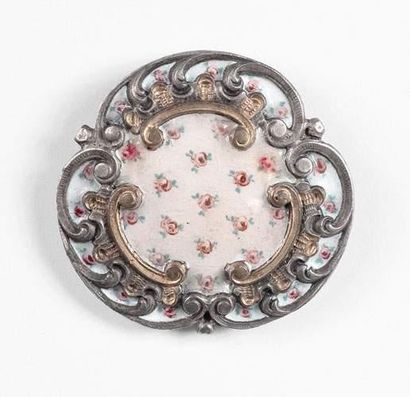 null Gros bouton émaillé à décor de fleurs style Rococo, fin du XIXème siècle (D...