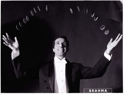 null Le magicien Brahma, c. 1950-1960
Album contenant 16 tirages argentiques d'époque....