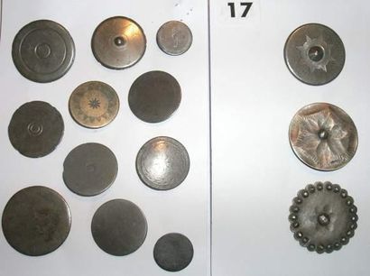 null 14 boutons tombac et alliages divers XVIIIè
(D19 à 35mm)