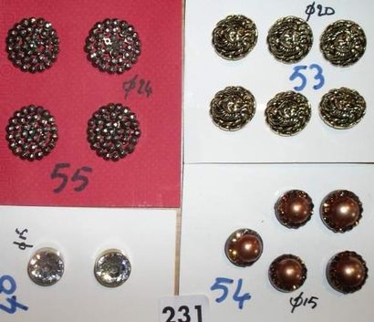 null Un lot de 4 plaques : 4 boutons en métal à clous facettés, 2 à gros strass central,...