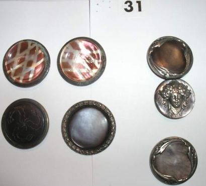 null 7 boutons en nacre et métal déb XXè
(D 27 à 35mm)