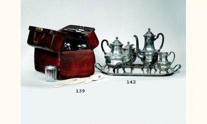 null Service à thé café, quatre pièces, en argent, de style Louis XVI, les anses...