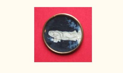 1 bouton XVIIIème grisaille peint sur ivoire...