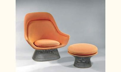 null Warren PLATNER. 
Fauteuil haut et repose-pied, à structure formant piétement...