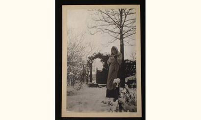 ANONYME L'hiver, c. 1900.
Tirage argentique...