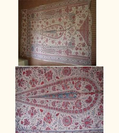null Kalemkari, Perse, XIXe siècle, coton blanc décor imprimé d'un cyprès sur un...