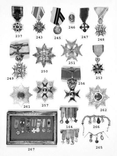 null Distinctions diverses
Médaille de la Pacification de la Hongrie et de la Transylvanie...