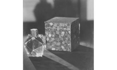 null ALBIN-GUILLOT Laure (1879-1962) 

Flacon de parfum Houbigant, 1927.

Tirage...