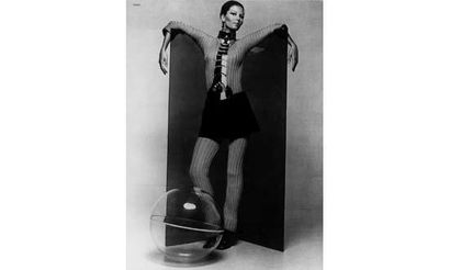 null MODE 

Mannequin Diane de Monbrison : Givenchy, Carven, Dior, Van Cleef, Harper's...