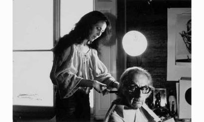 null MAN RAY (1890-1976)
Dernier autoportrait (Hanina lui coupant les cheveux), 1975.
Tirage...