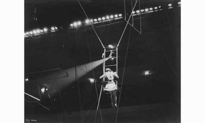 null BING Ilse (1899-1998)
Cirque, les trapézistes, Madison Square Garden, Ringling...