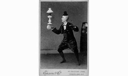 null CIRQUE
Mr Afray jongleur, Jockey Fiory, Little Walter, clown, écuyer au Nouveau...