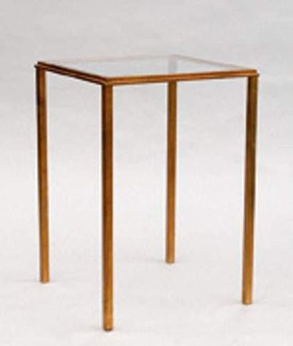 null TRAVAIL ANONYME XXe siècle
Paire de tables basses en fer forgé et doré de forme...