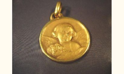 null Médaille Augis en or jaune, angelot
Poids : 3.20 g