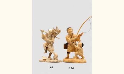 null OKIMONO en ivoire représentant un paysan portant un fagot à l'aide d'un bambou,...