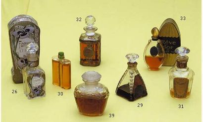 null L.T. Piver - « Un Parfum d'Aventure » - (1931)
Rare flacon en verre incolore...