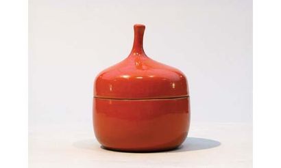 null Georges JOUVE 1910-1964
Pot couvert en céramique
Base à corps cylindrique galbé...