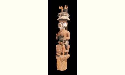 null Yoruba. (Nigéria)

Bois. h. 112 cm

Ancien et beau pilier architectural sculpté...