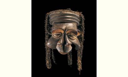 Bekom. (Cameroun)

Bois. h. 32 cm

Rare masque...