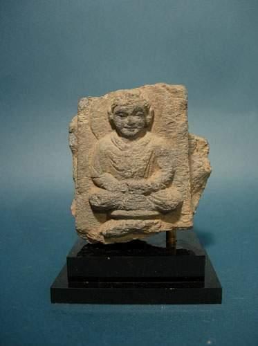 null ART GRECO-BOUDDHIQUE DU GANDHARA (Ier - Vème siècle ap. J.C.)
Bouddha assis...