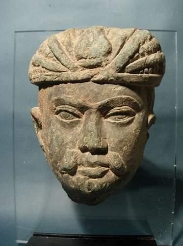 null ART GRECO-BOUDDHIQUE DU GANDHARA (Ier - Vème siècle ap. J.C.)
Visage de Yaksha...