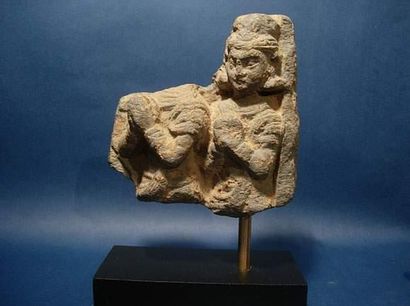 null ART GRECO-BOUDDHIQUE DU GANDHARA (Ier - Vème siècle ap. J.C.)
Fragment orné...