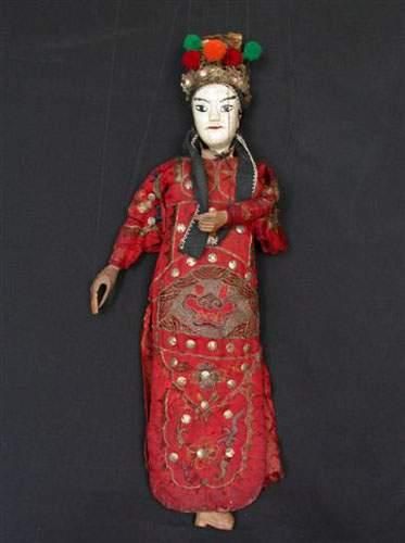 null T'SING ( XIXe - XXe siècle )
Marionnette à fils.
En bois et tissu.
Province...