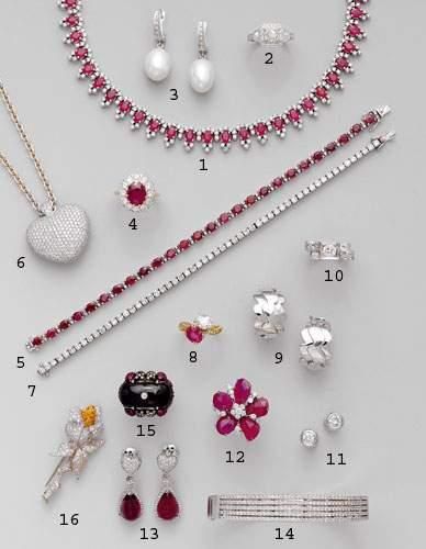 null Photo 11

1. Collier draperie, en or, rubis (30 cts) et diamants (12 cts) 
13...