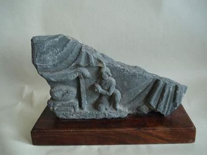 null ART GRECO-BOUDDHIQUE DU GANDHARA (Ier - Vème siècle ap. J.C.)
Fragment de statue...