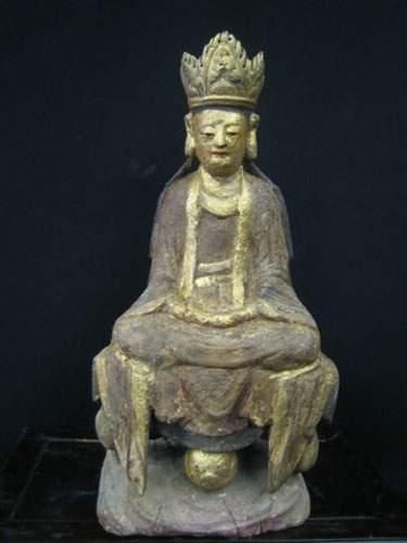 null T'SING ( XIXe - XXe siècle )
Bodhisattva assis en méditation sur un haut trône...