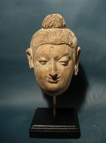 null ART GRECO-BOUDDHIQUE DU GANDHARA (Ier - Vème siècle ap. J.C.)
Tête de Bouddha
En...