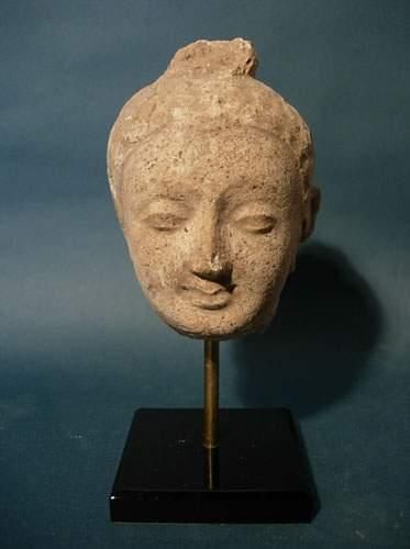null ART GRECO-BOUDDHIQUE DU GANDHARA (Ier - Vème siècle ap. J.C.)
Tête de Bouddha
En...