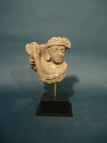 null ART GRECO-BOUDDHIQUE DU GANDHARA (Ier - Vème siècle ap. J.C.)
Buste de seigneur...