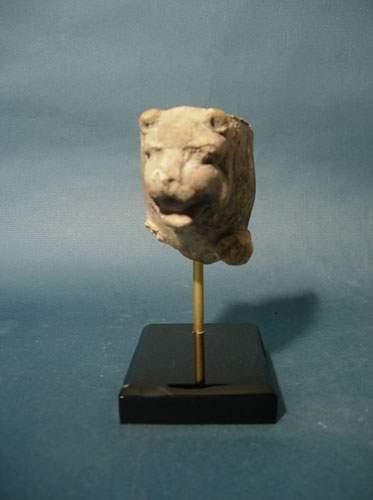 null ART GRECO-BOUDDHIQUE DU GANDHARA (Ier - Vème siècle ap. J.C.)
Lionne en stuc.
Hadda.
H...