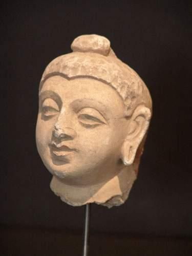 null *ART GRECO-BOUDDHIQUE DU GANDHARA (Ier - Vème siècle ap. J.C.)
Tête de Bouddha.
En...