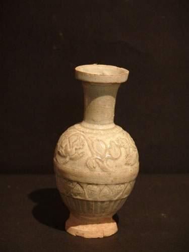 null SONG (960 - 1279 ap. J.C.)
Vase à décor floral moulé sous glaçure.
En grès porcelaineux.
H...
