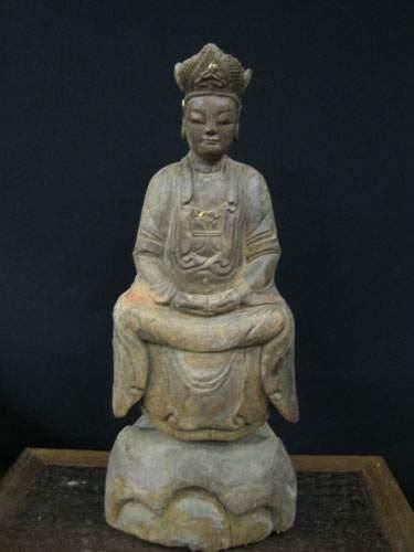 null MING (1368 - 1643 ap. J.C.)
Boddhisattva Kwanin assise sur son trône en méditation,...