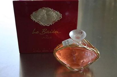 Lalique, « Le Baiser », flacon en cristal...