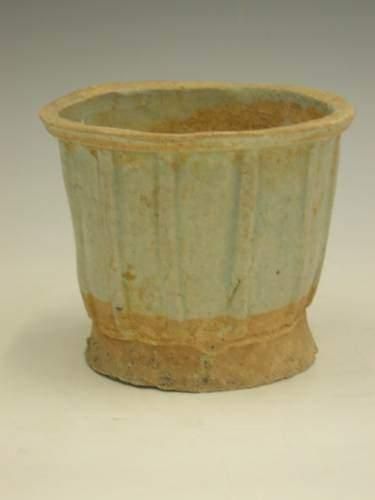 null SONG (960 - 1279 ap. J.C.)
Pot en terre cuite à glaçure de couleur crème.
H :...