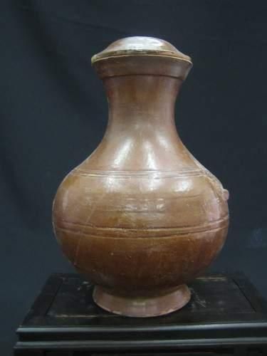 null HAN (206 av. J.C. - 220 ap. J.C.)
Vase "Hu "avec couvercle, à décor de lignes...