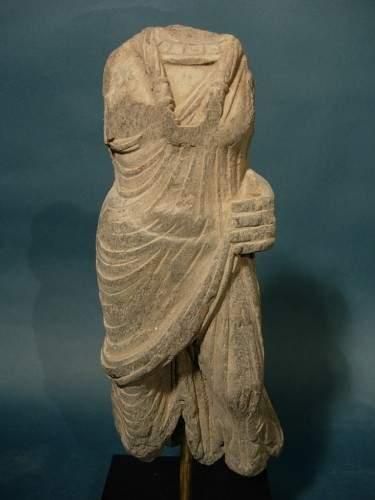 null ART GRECO-BOUDDHIQUE DU GANDHARA (Ier - Vème siècle ap. J.C.)
Torse de Bodhisattva...