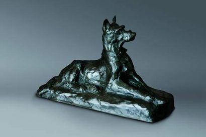 null Maximilen FIOT (1886-1953)
"Chien couché"
Epreuve en bronze à patine vert nuancé,...