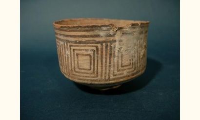 null MEHRGARH (3000 - 2600 av. J.C.)
Bol en terre cuite. (Eclat).
D : 7,5 cm