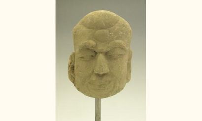 null YUAN (1279 - 1368 ap. J.C.)
Tête de Lohan, au visage souriant et avec de longs...