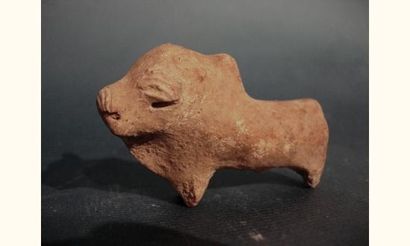 null MEHRGARH (3000 - 2600 av. J.C.)
Taureau en terre cuite.
L : 6,5 cm