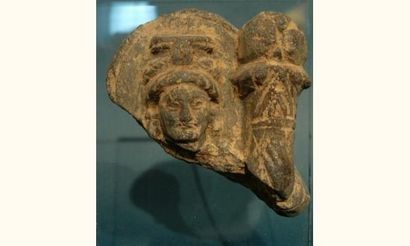 null ART GRECO-BOUDDHIQUE DU GANDHARA (Ier - Vème siècle ap. J.C.)
Buste d'Hariti...