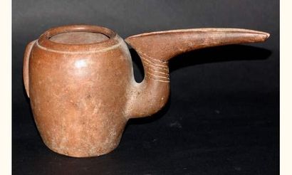 null IRAN (Ier millénaire av. J.C.)
Vase à long bec verseur fixé à la panse. Amlash.
H...