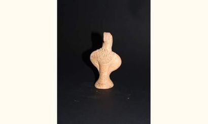 null NINDOWARI (2300 - 2000 av. J.C.)
Idole féminine à bec d'oiseau, les mains sur...