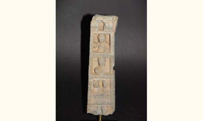 null ART GRECO-BOUDDHIQUE DU GANDHARA (Ier - Vème siècle ap. J.C.)
Frise verticale...